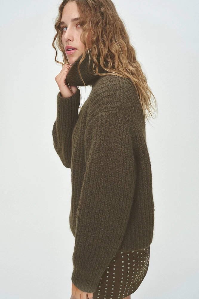 Rib-Knit Cardigan with Zipper