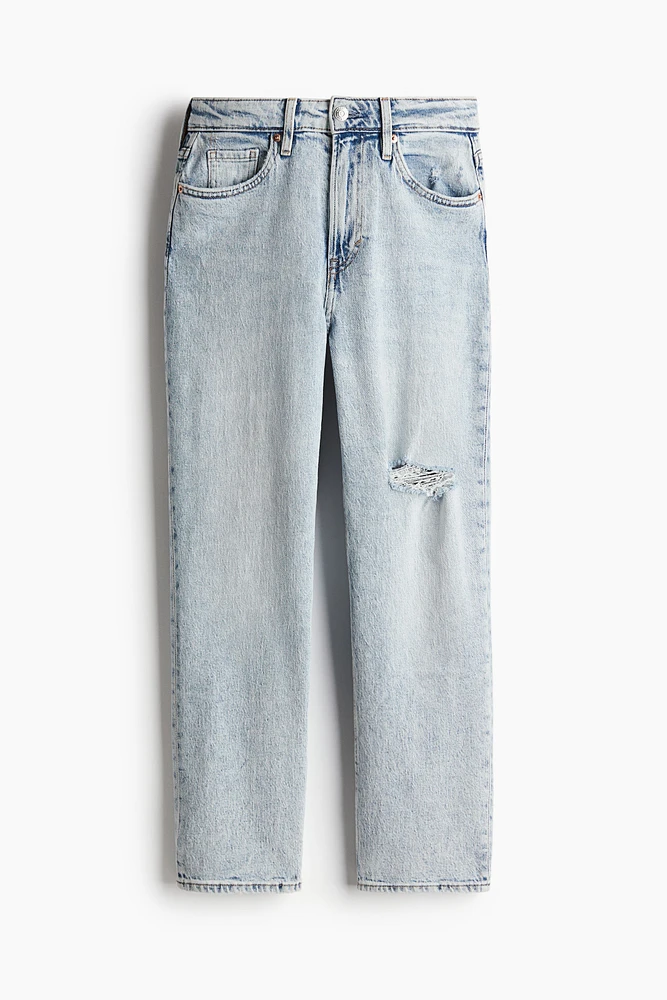 Jean taille haute à la cheville et près du corps