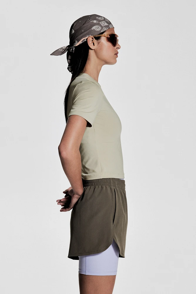 Sports Crop Top with DryMove™