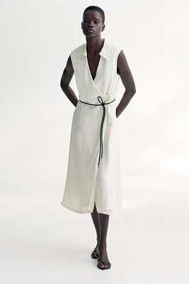 Robe portefeuille avec ceinture à nouer
