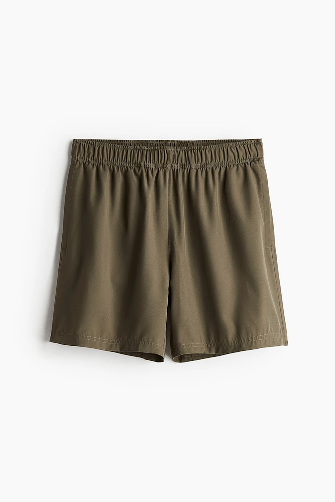 Mid-Length Sports Shorts with DryMove™