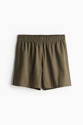 Mid-Length Sports Shorts with DryMove™