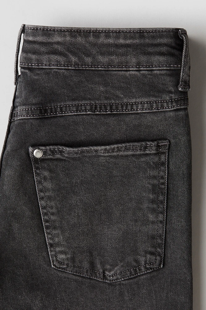 Relaxed Tapered Fit Jeans