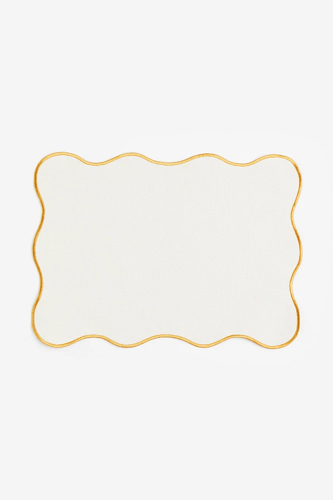 Scallop-edged Placemat