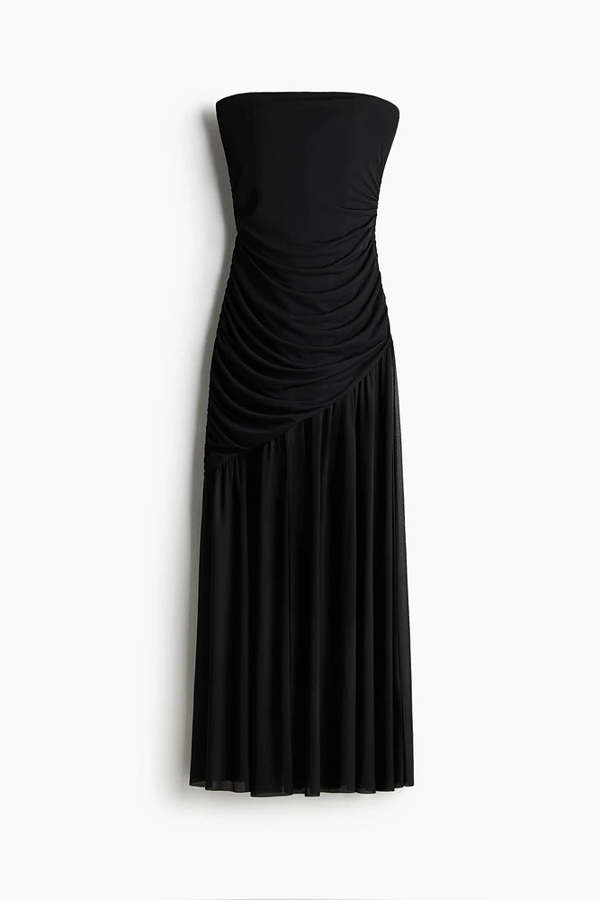 Robe bustier à effet drapé