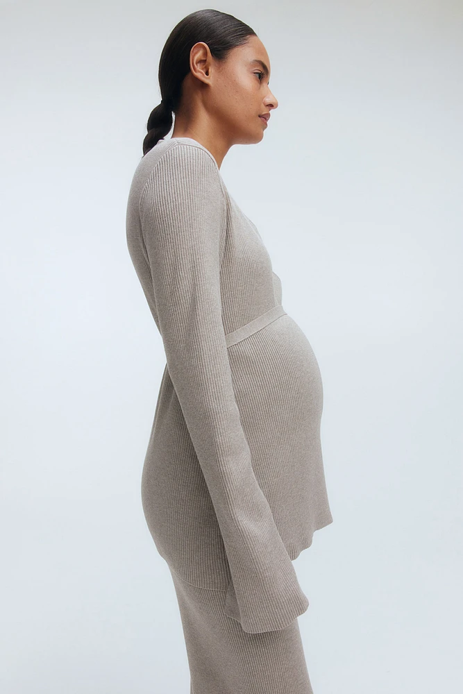 Gilet MAMA croisé en tricot côtelé