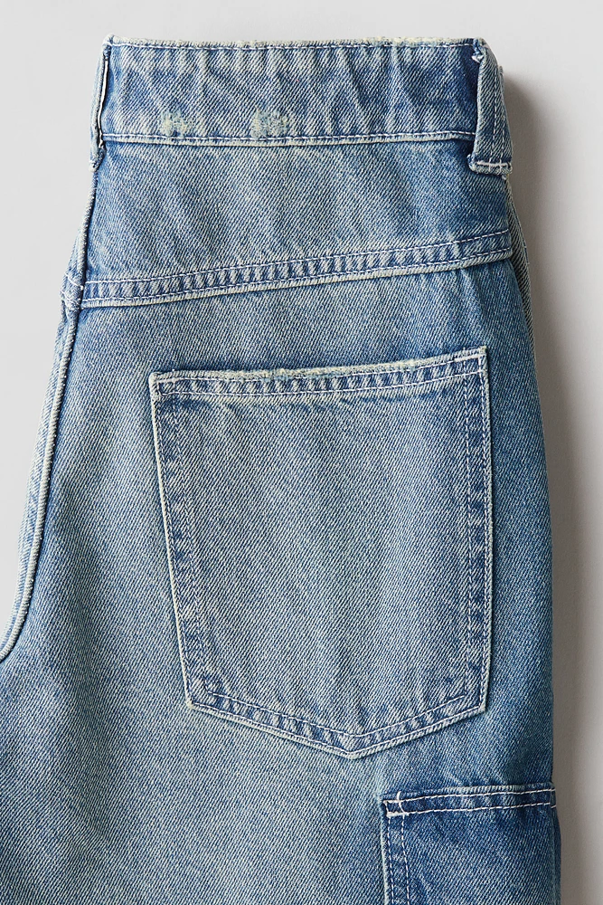 Wide-Leg Cargo Jeans