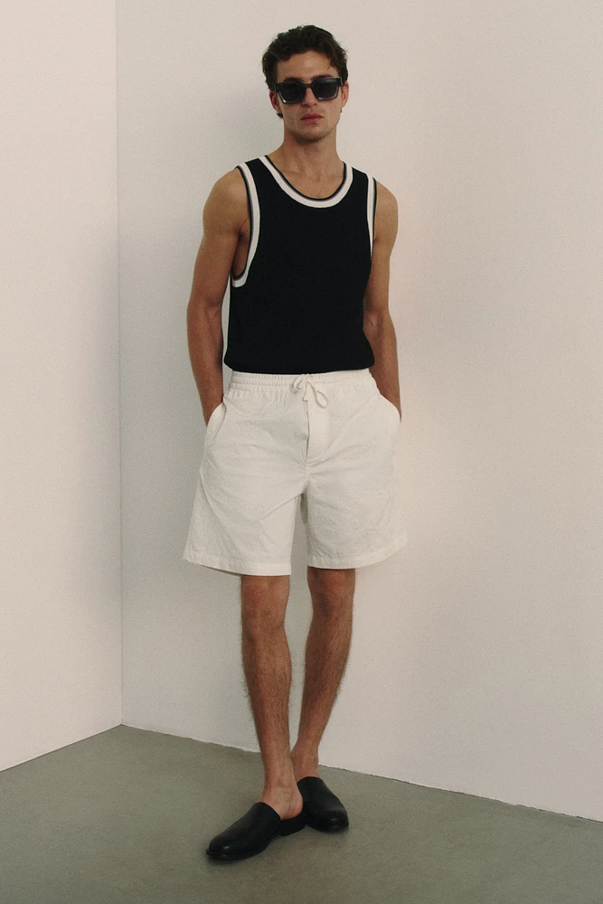 Short brodé coupe décontractée