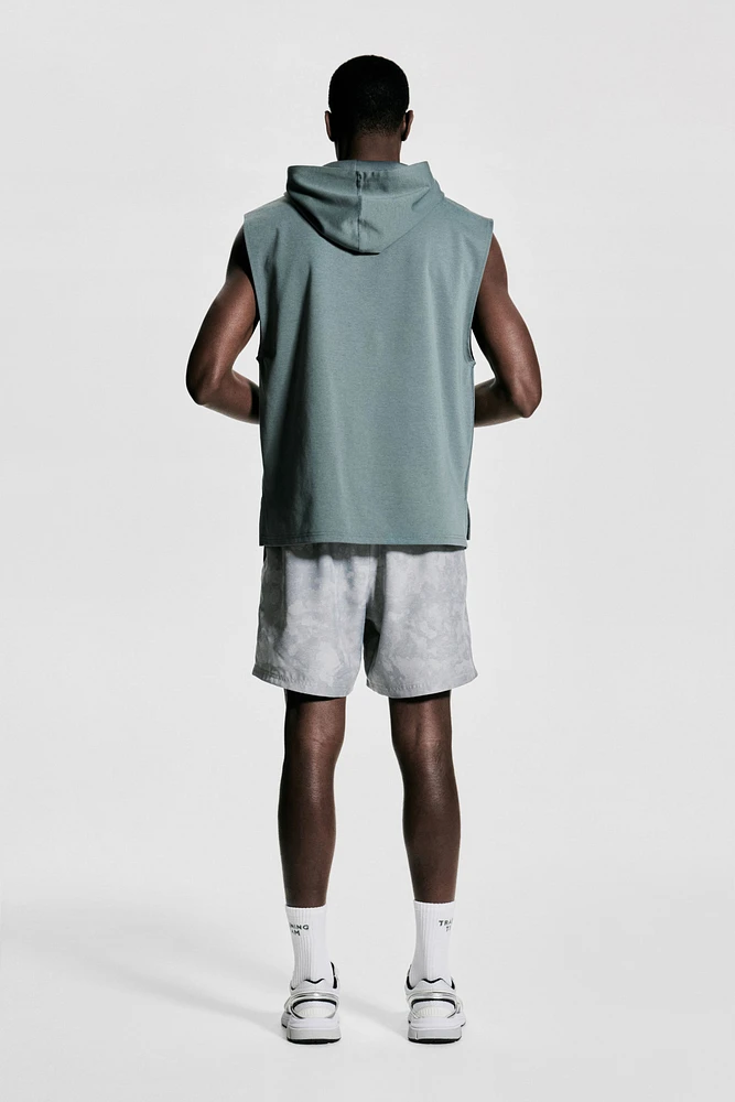 Mid-Length Sports Shorts with DryMove™