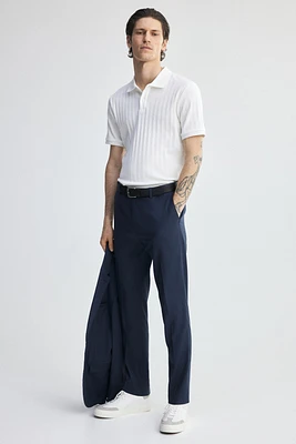 Pantalon d'habit près du corps