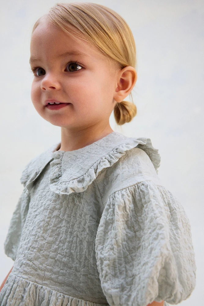 Robe en coton avec manches bouffantes