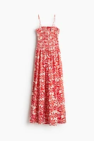 Robe à bretelles fines avec corsage smocké