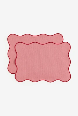 Lot de 2 napperons à bords festonnés