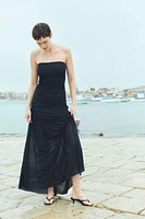 Robe bustier à effet drapé