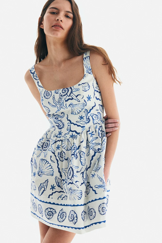 Robe à jupe évasée