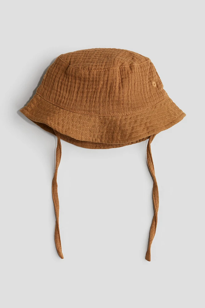 Chapeau en mousseline de coton