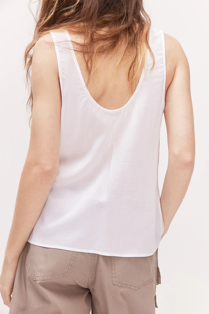 Button-top Tank Top