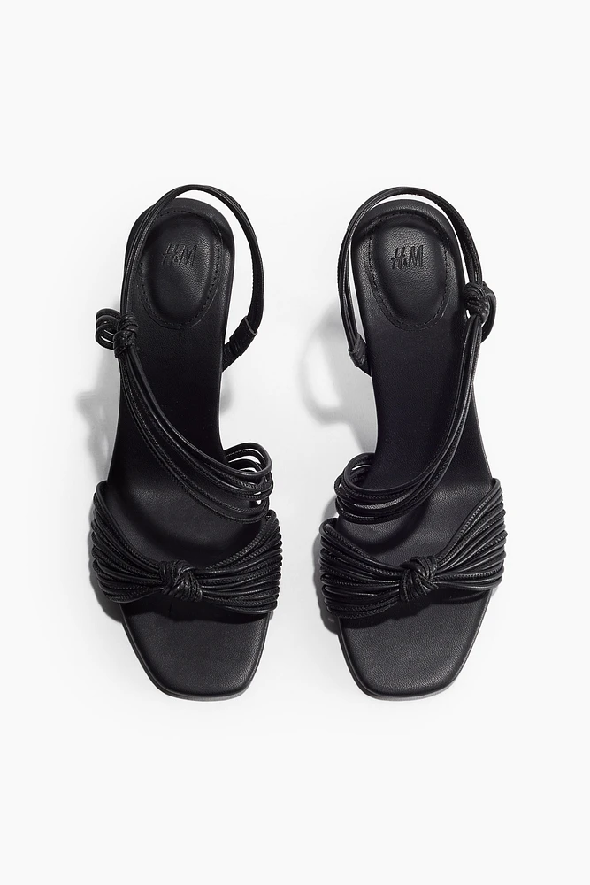Sandales à talon avec brides fines