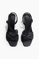 Sandales à talon avec brides fines