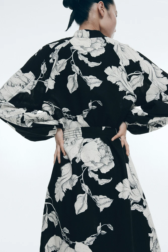 Robe en lin mélangé avec ceinture à nouer
