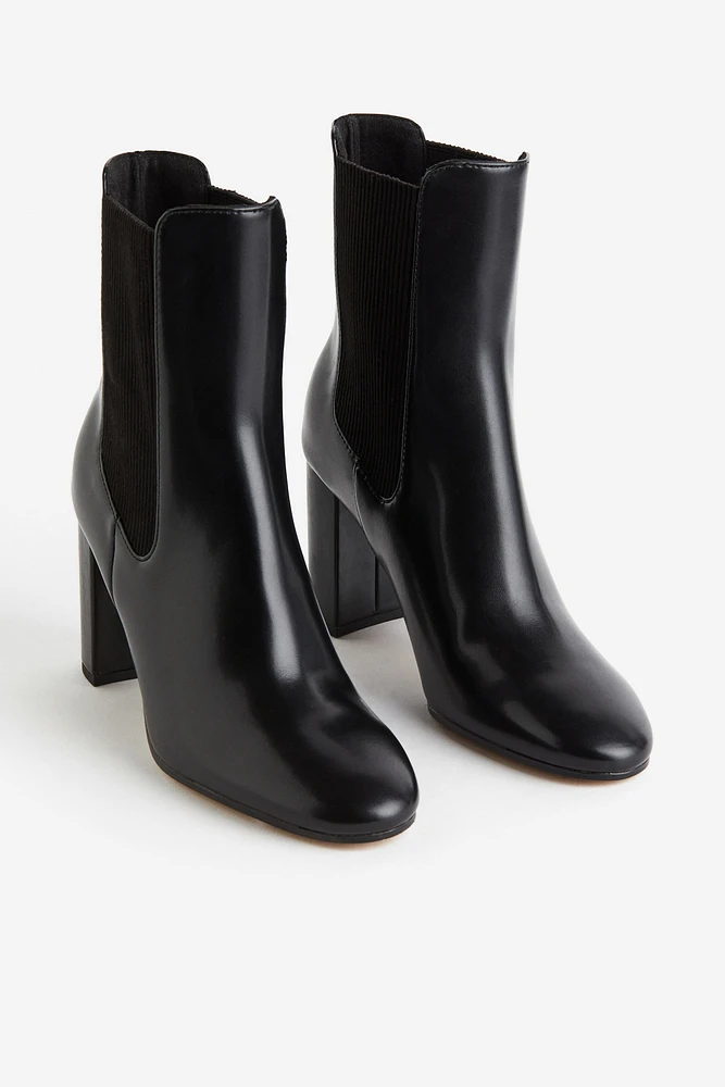 Chelsea Boots with Heel