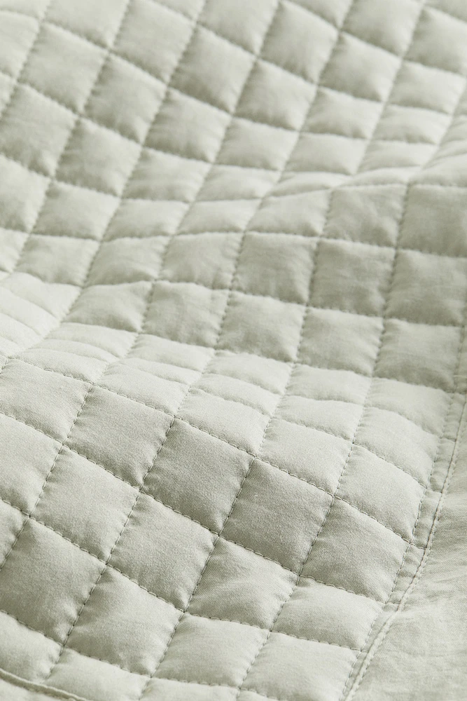 Quilted bedspread