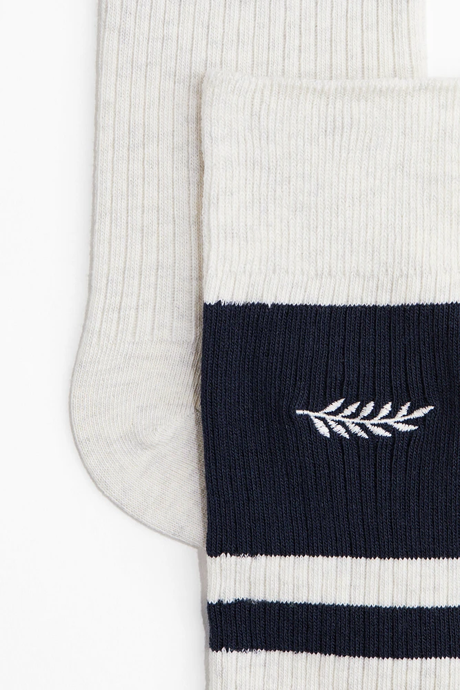 Embroidery-Motif Socks