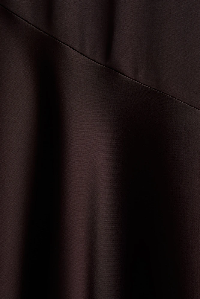 Robe à encolure en V satin
