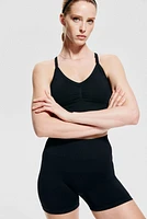 Seamless Medium-Support Sports Bra with DryMove™