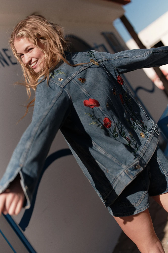 Veste en denim avec broderies