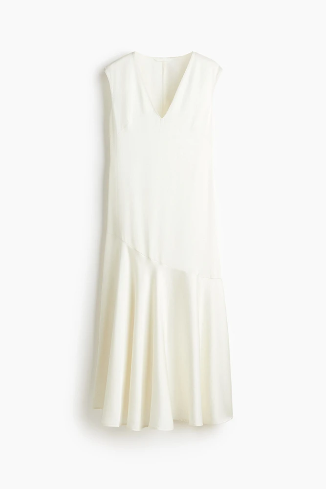 Robe à encolure en V satin