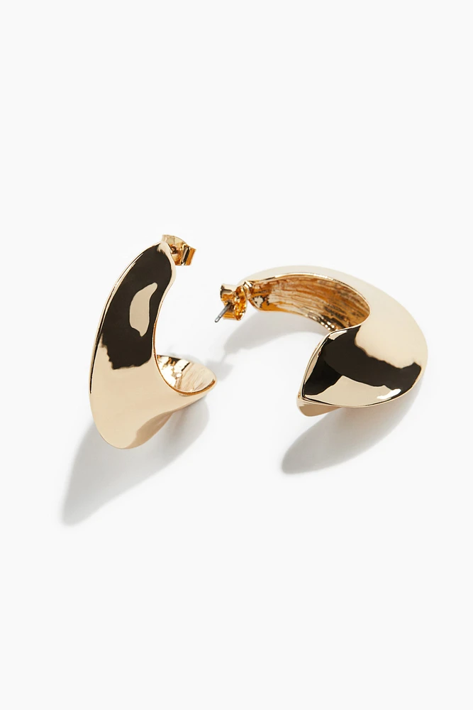 Pointed-edge Hoop Earrings