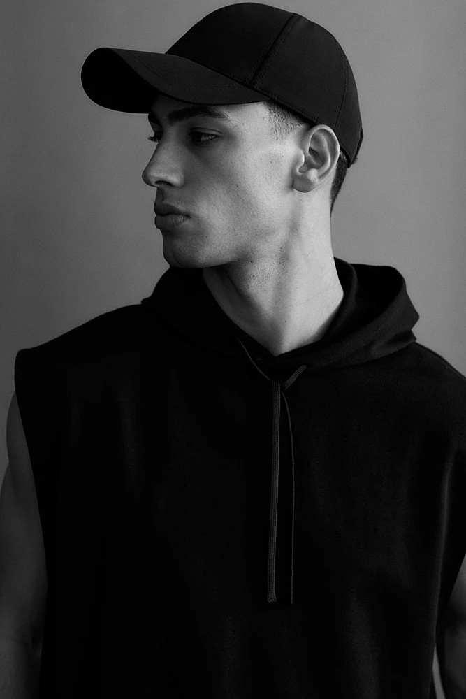 Regular-Fit Sleeveless Sports Hoodie with DryMove™