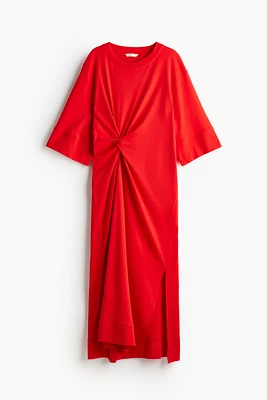 Robe T-shirt avec détail torsadé