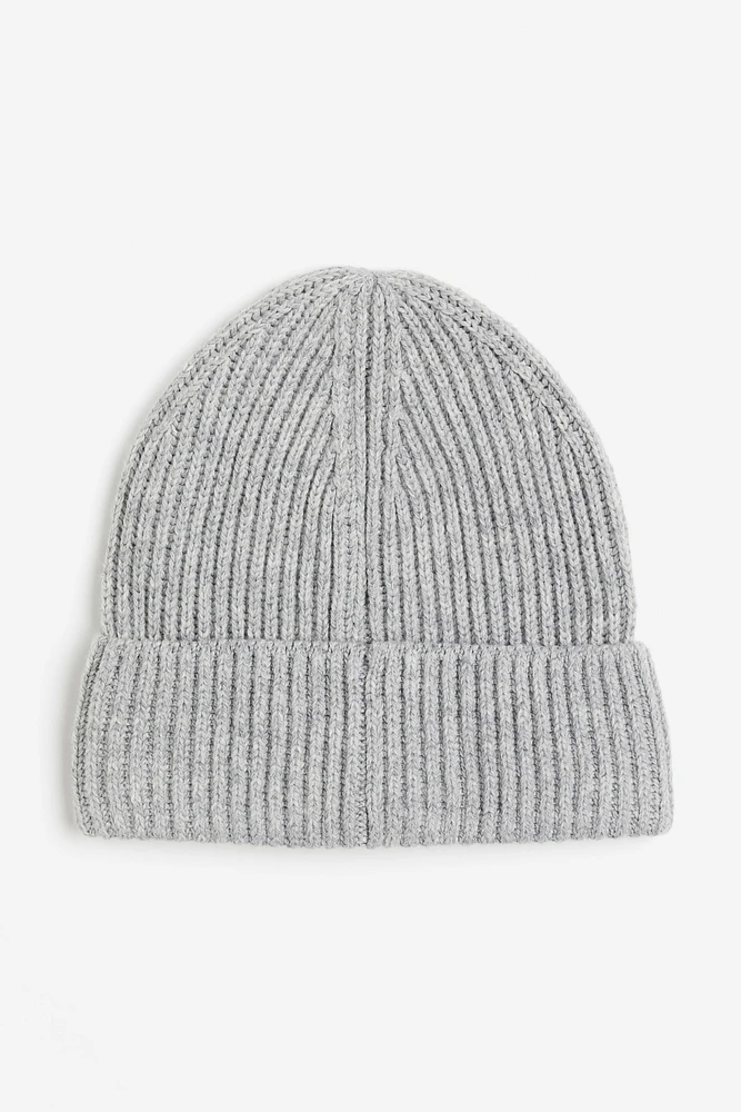 Bonnet en maille côtelée