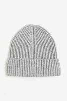 Bonnet en maille côtelée