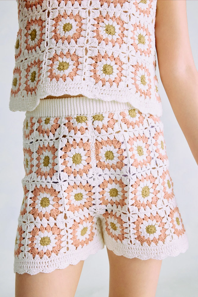 Cotton crochet shorts