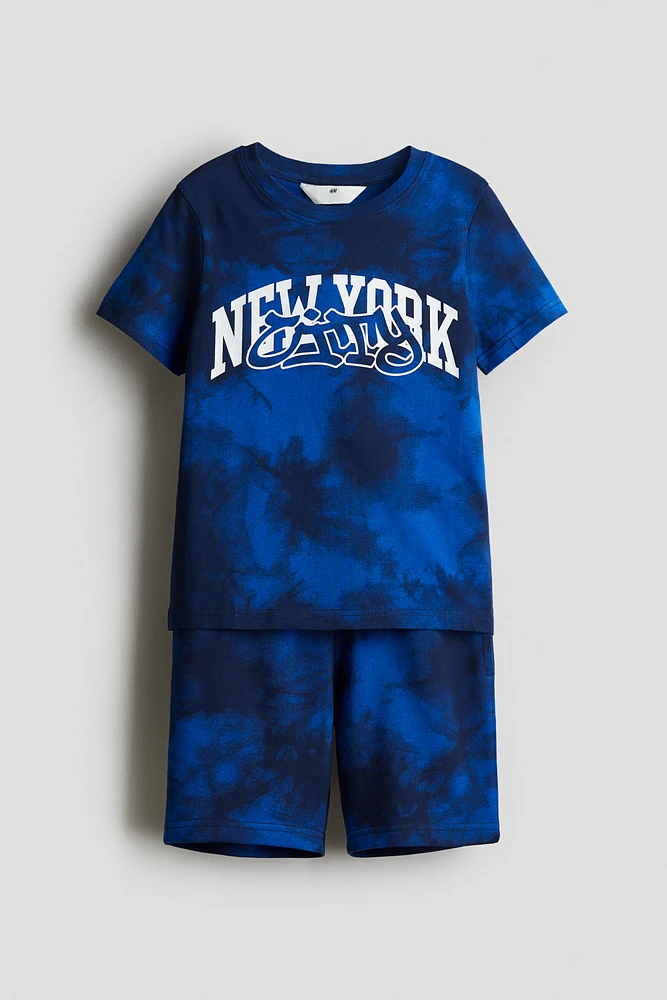 2-Piece T-Shirt and Sweatshorts Set