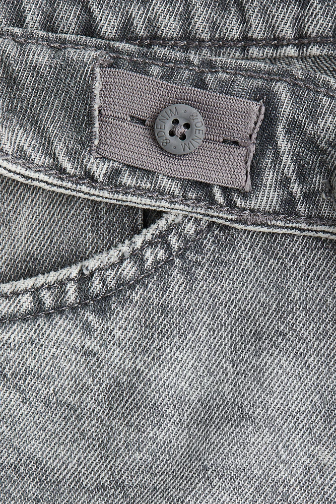 Loose Fit Jeans