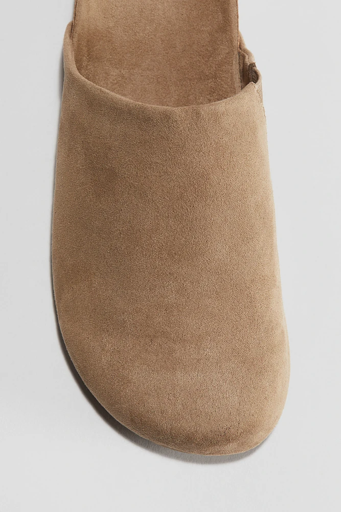 Mules en tissu gratté