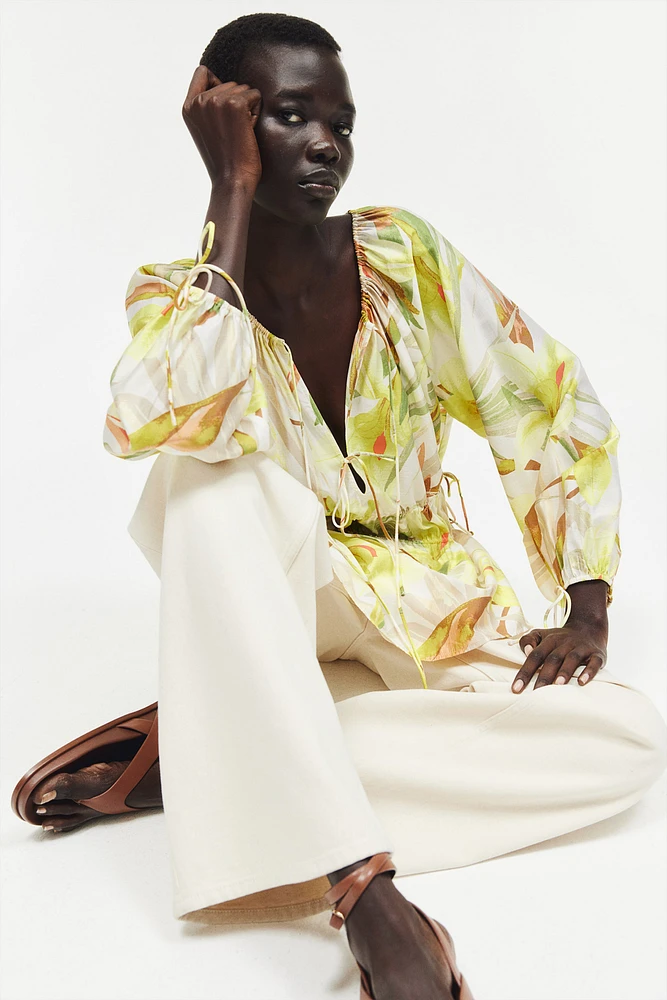 Blouse avec cordons de serrage
