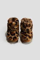 Soft-sole fluffy slippers