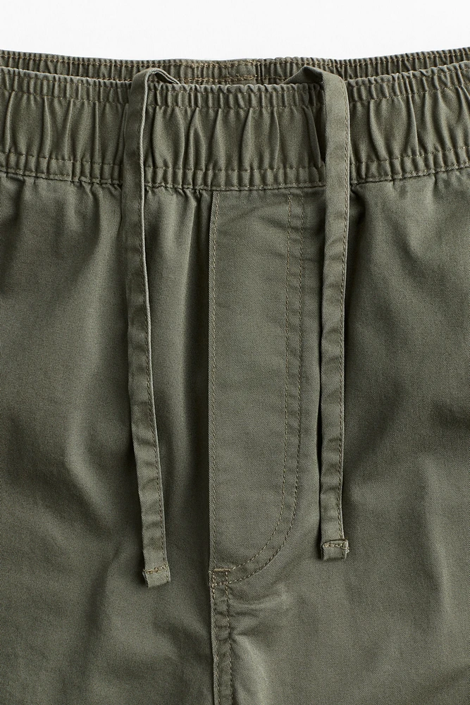 Loose Fit Twill Cargo Shorts