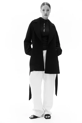 Manteau en feutre avec ceinture à nouer