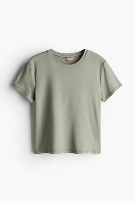 Short T-shirt