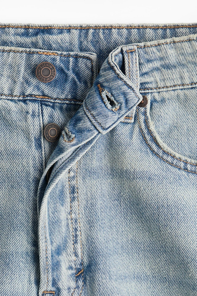 Short en denim haut du genou