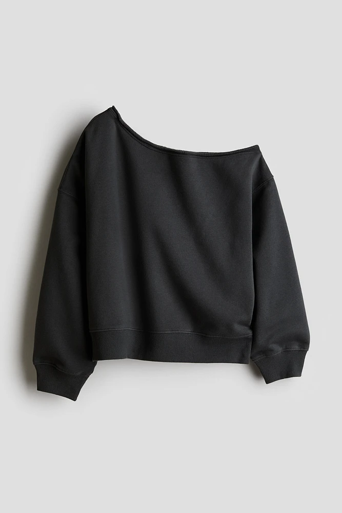 Asymmetric sweatshirt