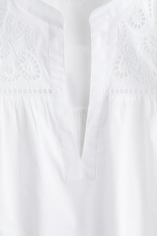 Blouse avec broderie anglaise