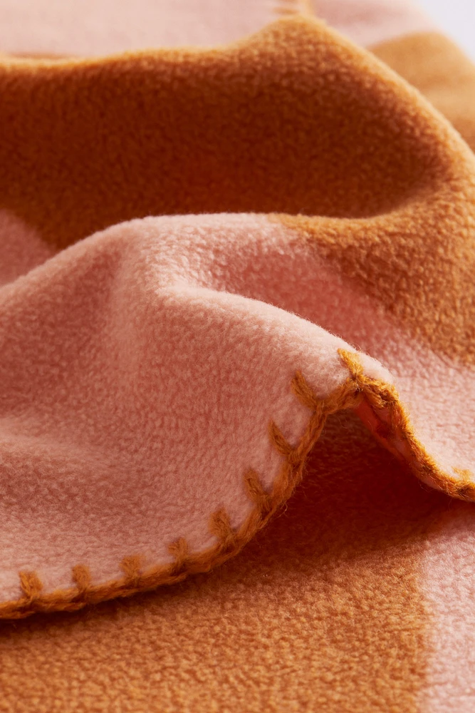 Patterned fleece blanket