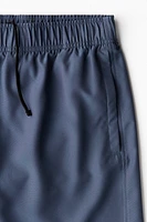 Mid-Length Sports Shorts with DryMove™